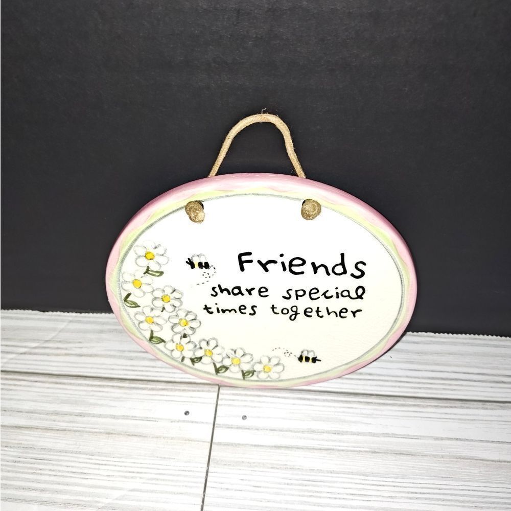 Russ Vintage Oval Ceramic Hanging Bee Friendship Plaque Share Special Times Deco